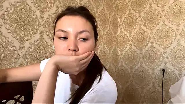 MoraKingdon from StripChat is Freechat
