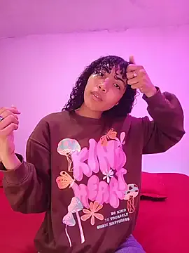 Morenblue from StripChat is Freechat