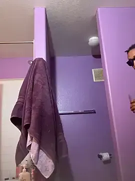 MrDLlongcrippler10inch from StripChat is Freechat