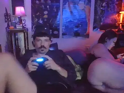 mrtruemanshow from StripChat is Freechat