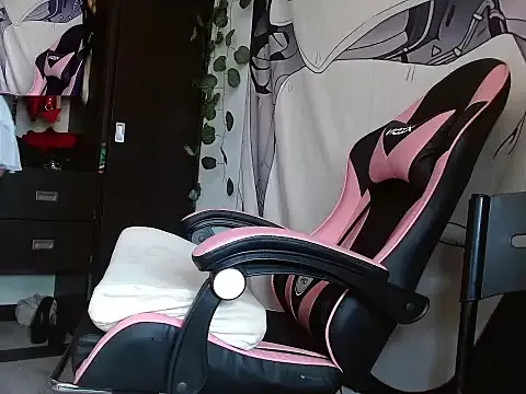 Muscle_mommyy from StripChat