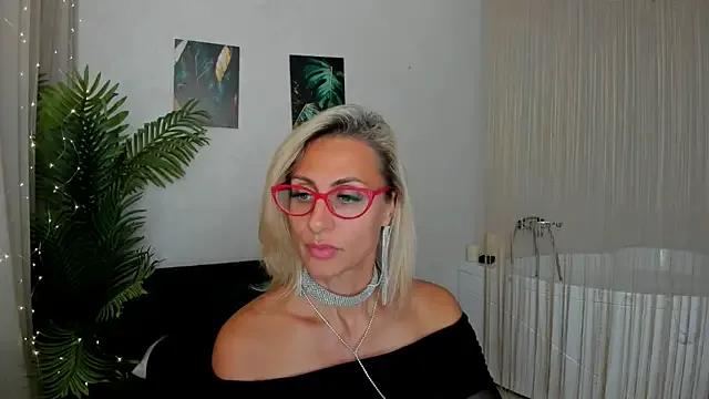 Girls: try live performances with matured performers, from dancing to quirks, in a variety of beautiful sex cams.