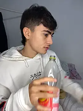 Myke_hotxxx from StripChat is Freechat