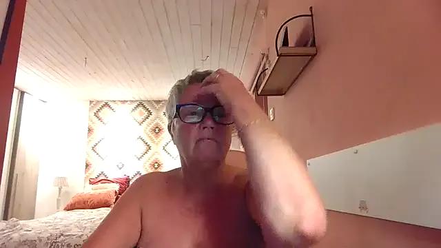 Mystery-Grandmother from StripChat is Freechat