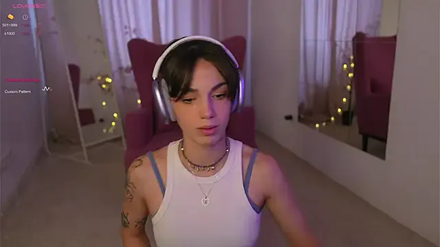 Girls: try live performances with matured performers, from dancing to quirks, in a variety of beautiful sex cams.