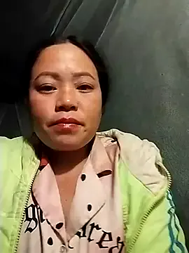 Nadia-a from StripChat is Freechat