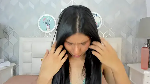 Naia_cox from StripChat