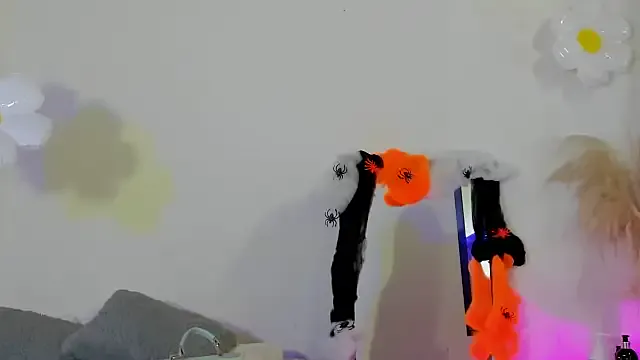 Naomi_Flame from StripChat is Freechat