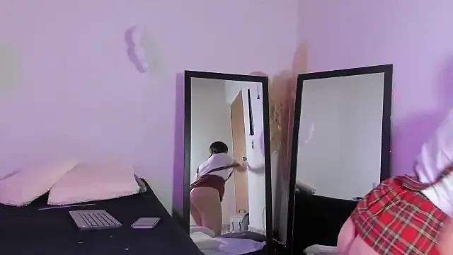 Naomi_Flame from StripChat is Freechat