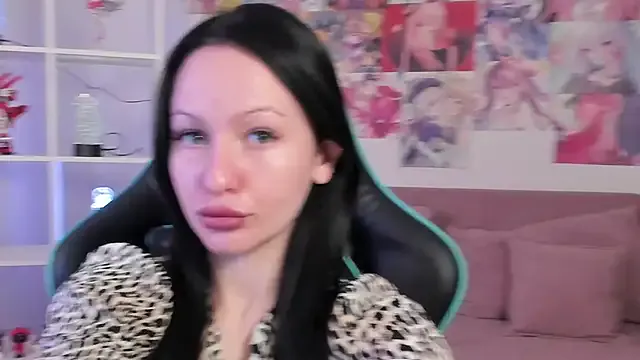 NaomiBlakes from StripChat