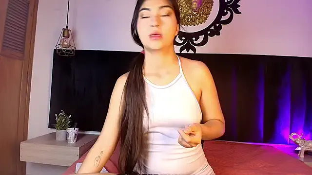 naomii_rosse from StripChat is Freechat