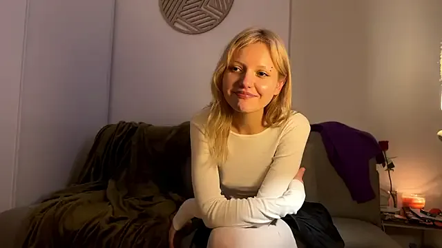 NaomiRosy from StripChat is Freechat