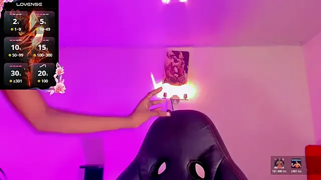 naomy__xx from StripChat