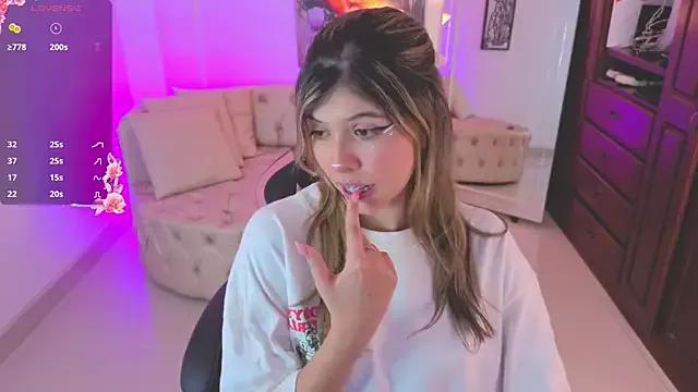 NATAASHA___ from StripChat is Freechat