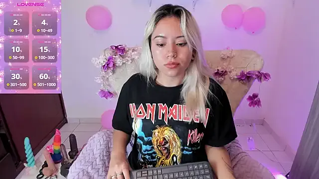 Girls: try live performances with matured performers, from dancing to quirks, in a variety of beautiful sex cams.