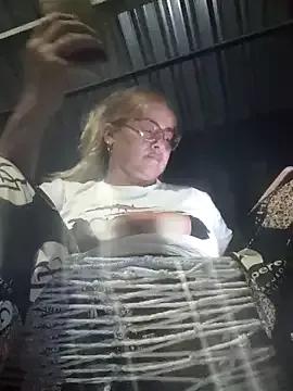 Girls: try live performances with matured performers, from dancing to quirks, in a variety of beautiful sex cams.
