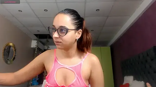 NatalyBonnie from StripChat is Freechat