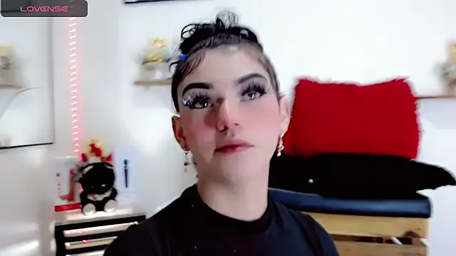 NathalialLooes from StripChat is Freechat