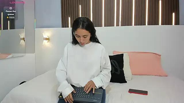 Nathaly__Rosse from StripChat is Freechat