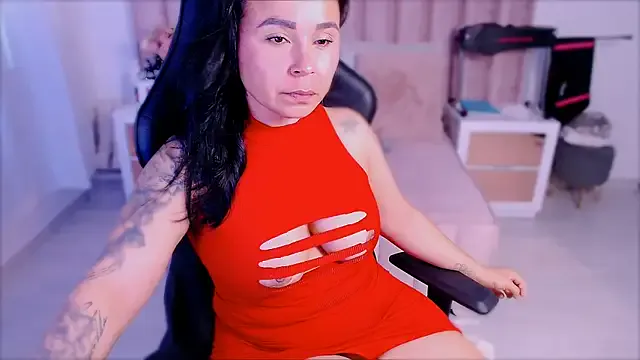 Natural_BIGASS_Nina from StripChat is Freechat