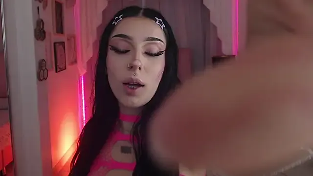 naty_luvinn from StripChat is Freechat