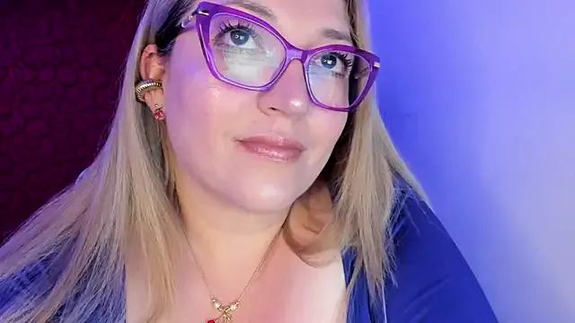 Naty_Mature_ from StripChat is Freechat