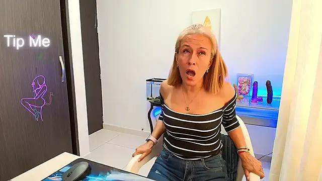 Girls: try live performances with matured performers, from dancing to quirks, in a variety of beautiful sex cams.