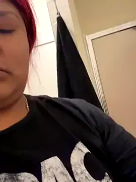 Naughtynessaa from StripChat is Freechat