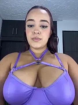 NaughtyNinnaXXX from StripChat is Freechat
