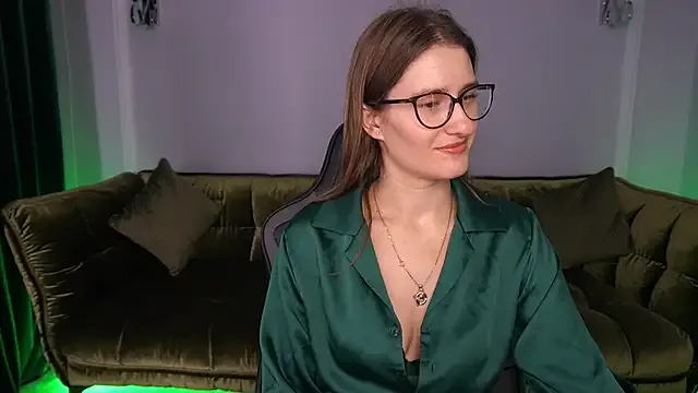 NaughtyNurseVibe from StripChat is Freechat