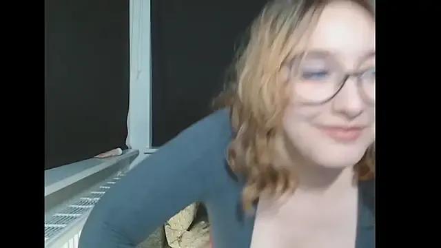 NaughtyRapunzel7 from StripChat is Freechat