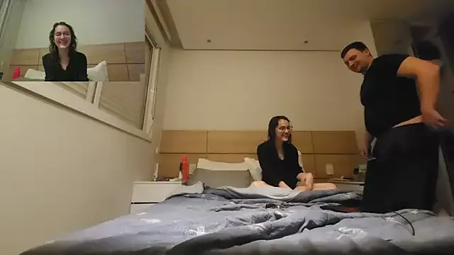 Girls: try live performances with matured performers, from dancing to quirks, in a variety of beautiful sex cams.