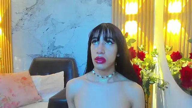 Nayla_Monroee from StripChat is Freechat