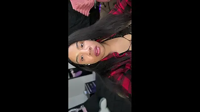 NeliaHexxen from StripChat is Freechat