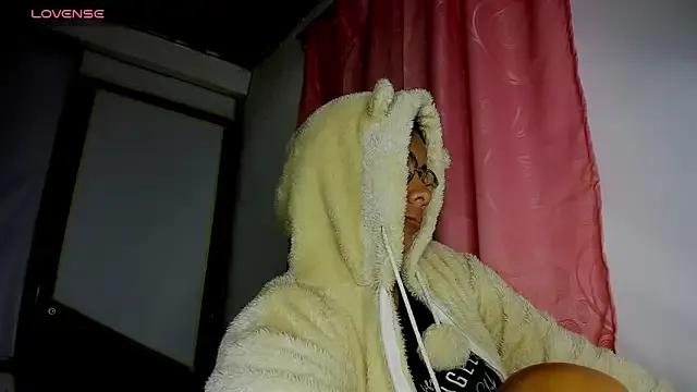 Nenita_Hot_ from StripChat is Freechat