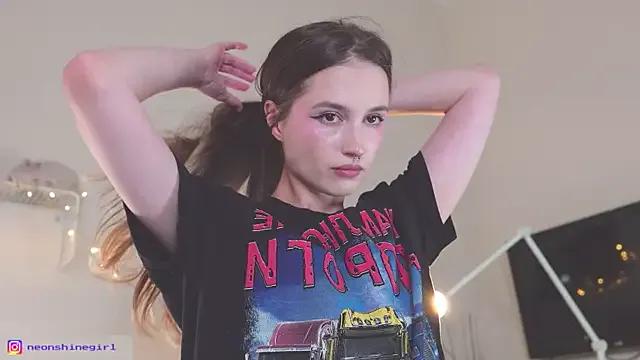 NeonShine from StripChat is Freechat