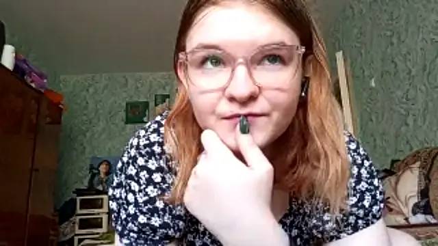 Nessa_Vessa from StripChat is Freechat