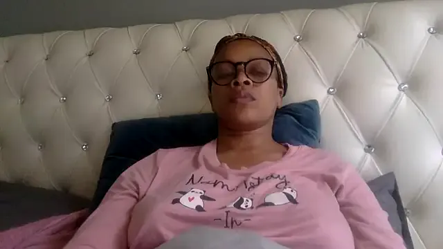 NewBeginnings8 from StripChat is Freechat