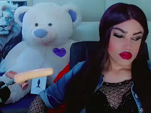 NharaBigCock from StripChat is Freechat