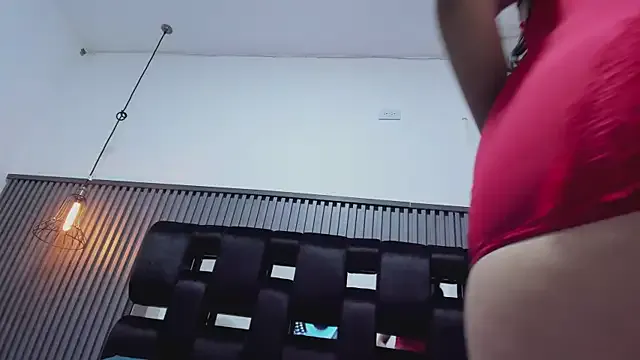 NhoanBrunette from StripChat is Freechat