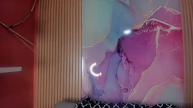 NhoanBrunette from StripChat is Freechat