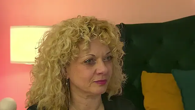 NiaMalkova from StripChat is Freechat