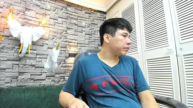 Nick_Wolff from StripChat is Freechat