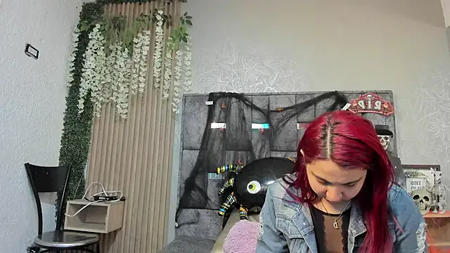 Girls: try live performances with matured performers, from dancing to quirks, in a variety of beautiful sex cams.