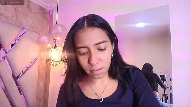 nicole_samanthaa from StripChat is Freechat