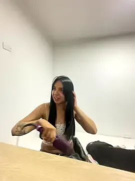 Nicole_Ss from StripChat is Freechat