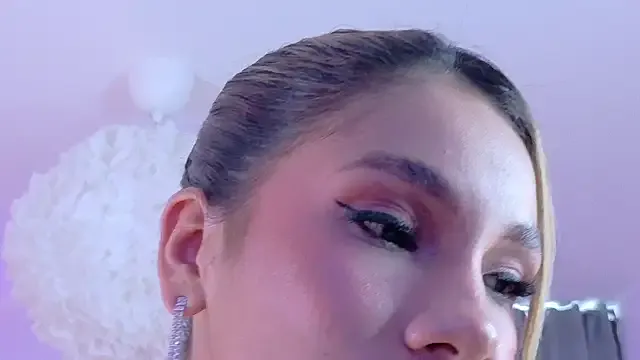 NicoleArmani from StripChat