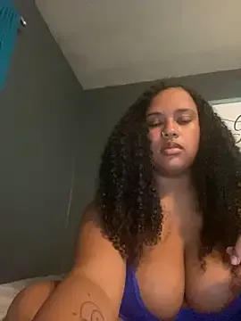 nicolette356 from StripChat is Freechat