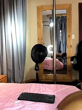 Nicolle_Scott from StripChat is Freechat