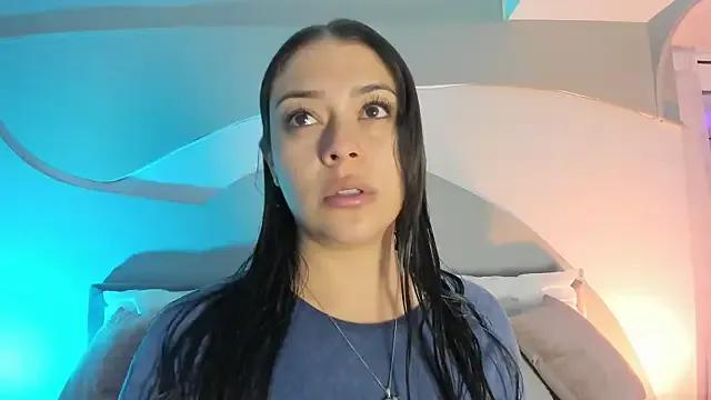 Nicolle_W from StripChat is Freechat